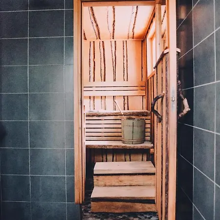 Vaeaeksyn Apteekinmajoitus Hotel