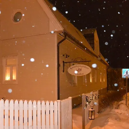 Hotel Vaeaeksyn Apteekinmajoitus Vaaksy