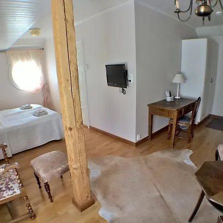 Vaeaeksyn Apteekinmajoitus 4*